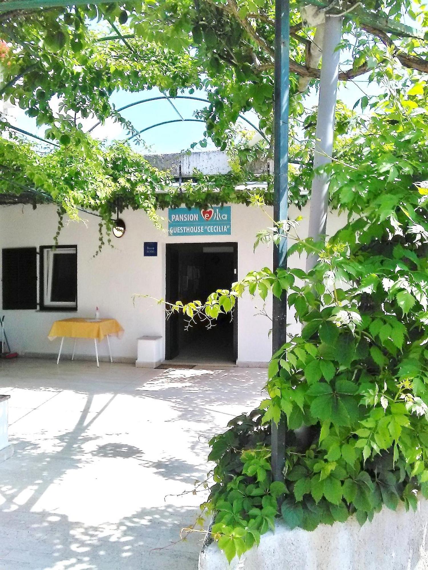 Guesthouse Cecilia 2 Malinska Exterior foto